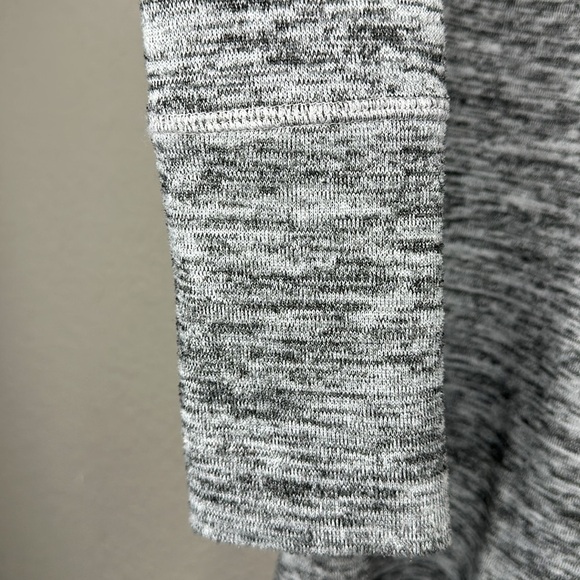 Athleta No Sweatin' It Sharkbite Long Sleeve Top Size Small - Picture 4 of 10